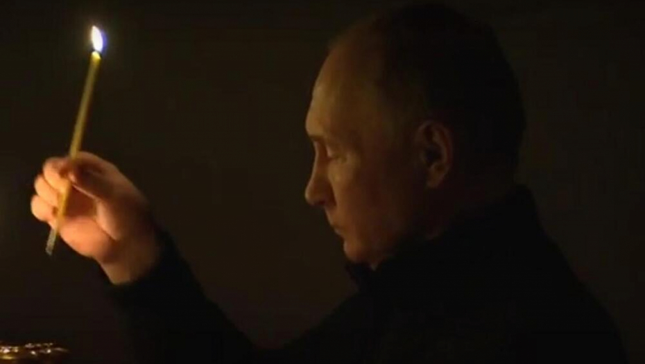 PUTIN ZAPALIO SVEĆU ZA STRADALE U MOSKVI Broj žrtava se, prema poslednjim informacijama, popeo na 137