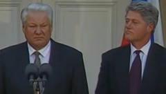 "SELA SU SPALJENA, CIVILI SMAKNUTI" Ovako je Klinton pravdao Jelcinju BOMBARDOVANJE Jugoslavije, a srpske žrtve nije NI SPOMENUO