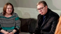 BOJANA BI DANAS IMALA 25 GODINA, NJEN ŽIVOT JE NEMILOSRDNO PREKINUT U SUROVOM BOMBARDOVANJU Vučić posetio porodicu devojčice koja je stradala 1999.