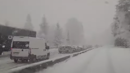 BORBA SA MEĆAVOM TRAJALA JE SATIMA Evo kakva je sad situacija na putevima preko Zlatibora, bilo je haotično