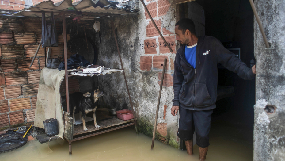 UŽAS U BRAZILU, 30 LJUDI POGINULO U POPLAVAMA Oko 15.000 stanovnika evakuisano