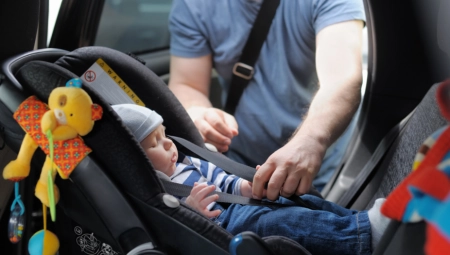 SVAKO TREĆE DETE NEMA AUTO-SEDIŠTE U Srbiji tek 60 odsto roditelja prevozi decu na bezbedan način