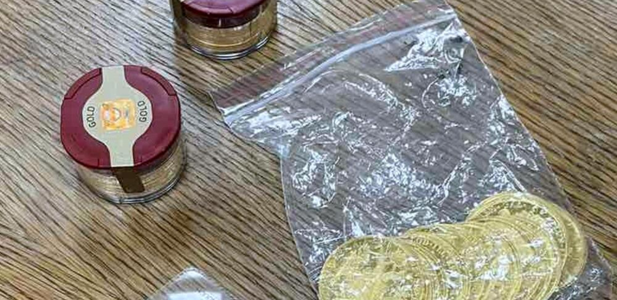 ŠOK NA GRANIČNOM PRELAZU KELEBIJA Vozač autobusa u džepove sakrio zlatnike od 62.000 evra