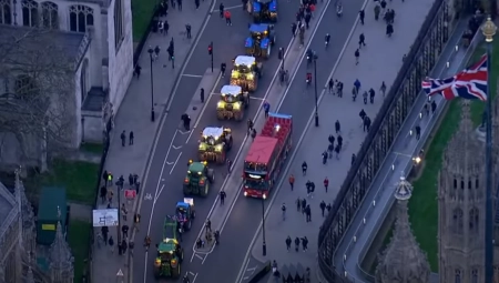 NJIH STOTINE PARALISALE LONDON I dalje bukte protesti, ONI SE NE SMIRUJU dok ne dobiju svoje (VIDEO)