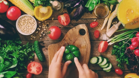 KORE VOĆA I POVRĆA U SLUŽBI ZDRAVLJA Obiluju vitaminima i hranljivim materijama, ne bacajte ih