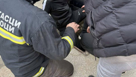 U TOKU SPASAVANJE ČOVEKA Osoba je ostala zarobljena u silosu  u Surčinu