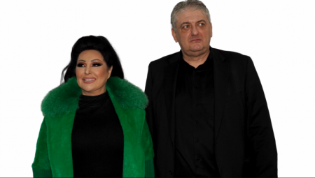 TONI OBASIPAO DRAGANU SKUPIM POKLONIMA, A UVELIKO SE RASTALI Evo šta je sve pevačica dobila otkad ne živi sa suprugom