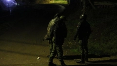 TRENUTNO CIVILIMA ZABRANJEN PROLAZAK DO BANJSKOG POLJA KAKO NE BI OMETALI TERMOVIZIJSKE KAMERE Potraga za malom Dankom, policija i žandarmerija na svakom koraku (FOTO)