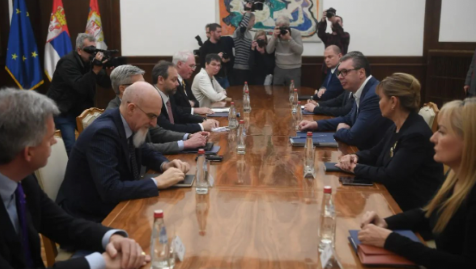 DUG I OTVOREN RAZGOVOR, NASTAVIĆE SE Vučić se oglasio posle sastanka sa predstavnicima Kvinte i EU