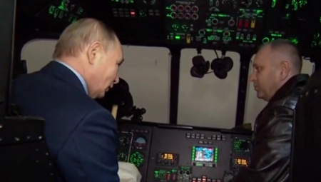 "POKUŠAO SAM, NE MOGU" Putin pokušao da upravlja helikopterom (VIDEO)