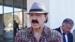 NISAM KAO NEKI DA PLJUJEM PORODICU! Pevač žestoko udario na Harisa Džinovića, mreže se usijale!