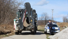 JOŠ DVA BAGERA STIGLA NA LICE MESTA Pojačana pretraga terena na kojem je nestala devojčica (FOTO)