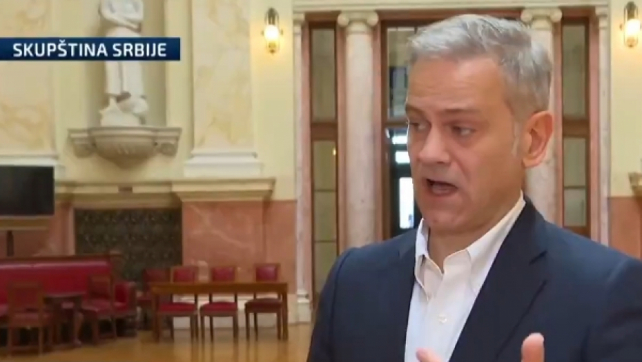 OPOZICIJA SADA NEĆE IZBORE NI U JUNU, 'VATAJU TEN U PREDSEZONI ZA HOLIDEJ U ŠPICU SEZONE "Vučiću, pomeraj izbore za jesen!" (VIDEO)