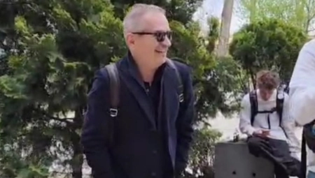 SKANDALOZNO! Muž dekanice Filozofskog fakulteta u Novom Sadu prostački vređao novinarku! (VIDEO)