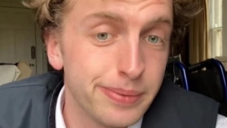 RUS NA ŠALJIV NAČIN PRIKAZAO PREDNOSTI I MANE ŽIVOTA U SRBIJI Kafa na račun kuće, ali zato cena kirije....(VIDEO)