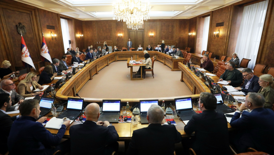 POSLODAVCI I SINDIKALCI GURAJU RAZLIČITE PRIČE Počinju pregovori o minilacu za 2025. godinu