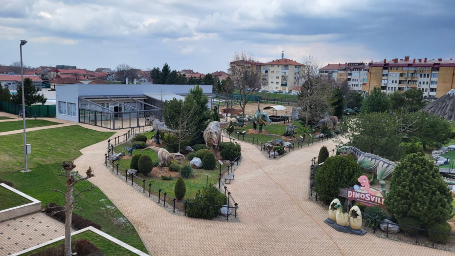 OPŠTA BORBA ZA MESTA U SREDNJIM ŠKOLAMA Maksimalno 28 šaka po odeljenju, sve više bodova potrebno za upis