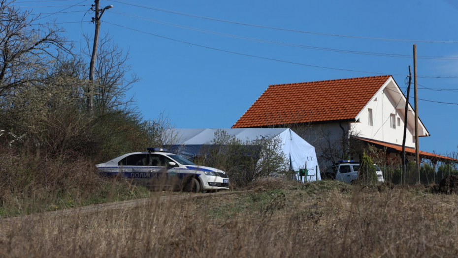 SPACIOCI OPET JURE KA KUĆI GDE JE NESTALA MALA DANKA (2) Da li je ovo znak da pretraga objekta nije gotova?