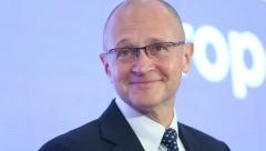 ZOVU GA "KINDER SUPRAJZ" Čovek koji je prvi otkrio Putina, IMA SAMO JEDAN ZADATAK