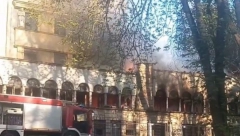VATROGASCI SE BORE SA VATRENOM STIHIJOM Požar u centru Vrnjačke Banje (VIDEO)