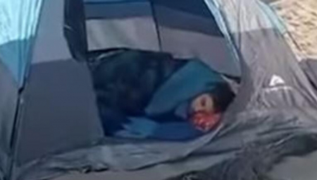DOĐI OVAMO DA TI OTKINEM GLAVU Turiste vreba opasna ZVERINA! Snimak se širi mrežama (VIDEO)