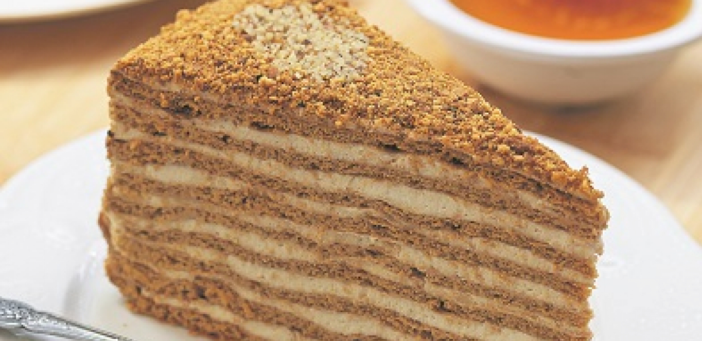MEDOVIK TORTA Slatka kao poljubac a ukus je raj za sva čula