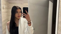 ĆERKA ZDRAVKA ČOLIĆA OBJAVILA INTIMNE KADROVE SA DEČKOM Una ne može da sakrije sreću, otkrivena i njihova lokacija