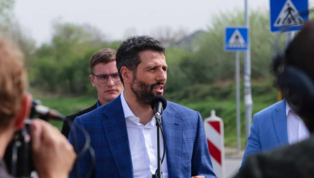 ŠAPIĆ U OBRENOVCU: Izgradnjom Tamnavske ulice rasterećen saobraćaj i veća bezbednost u centru grada (FOTO)