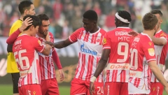 DVE MUVE JEDNIM UDARCEM Zvezda ima stranca MANJE, a bonusa VIŠE u timu