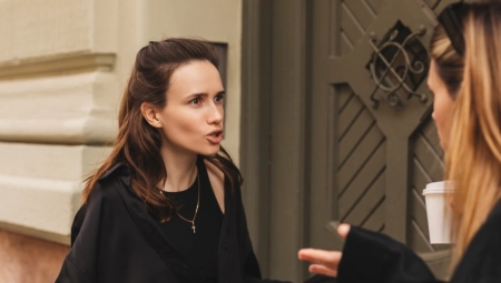 ŽENA JE ŽENI VUK Lola je završila u suzama posle kritike prijateljice, nije mogla da veruje šta joj je izgovorila