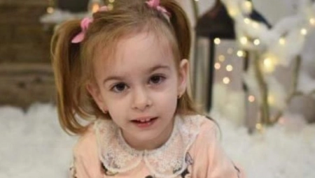 SRCEPARAJUĆI APEL RODITELJA IZ NIŠA Prodaju džakove ogreva kako bi izlečili ćerkicu (5)