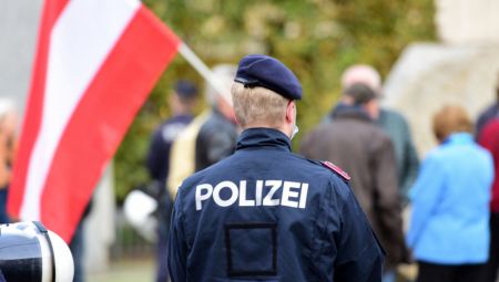 AUSTRIJA U PANICI Pojačava mere bezbednosti na granici