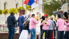 100 EVRA U KOVERTU? Jedan običaj na srpskoj svadbi izazvao raspravu na društvenim mrežama