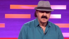 HARIS DŽINOVIĆ NATEGAO PLJOSKU NASRED ULICE Alo! paparaco: Uhvatili smo pevača u nezgodnom trenutku!