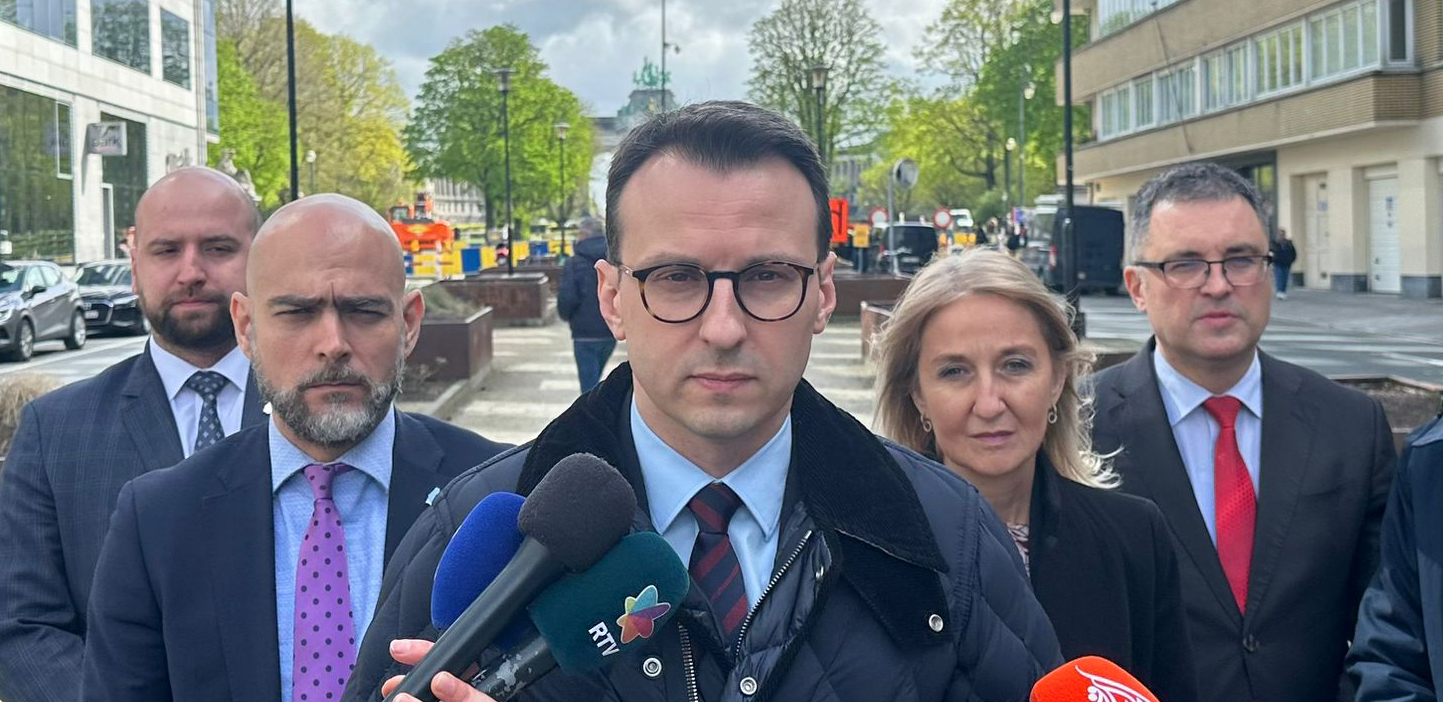 PETKOVIĆ ZALEPIO PONOŠA "Lako je ovom Šolakovom Srbinu iz centra Beograda..."