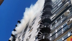POŽAR U BEOGRADU Gori stan na Novom Beogradu (VIDEO)