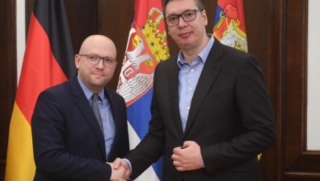 ISKREN I IZUZETNO TEŽAK SASTANAK Oglasio se Vučić posle razgovora sa Manuelom Zaracinom