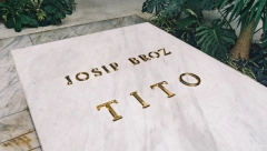 ŠTA SE NALAZI U TITOVOM KOVČEGU? Neki tvrde da nikad nije sahranjen u Kući cveća!