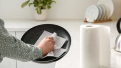 IZBEGAVAJTE IH Sudove ne biste trebali da brišete papirnim ubrusom, može biti jako štetno