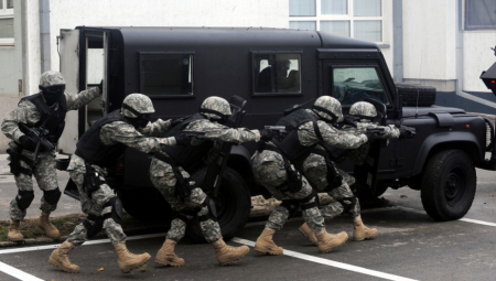 PLANIRALI SAMOUBILAČKI NAPAD Uhapšeni članovi Islamske države