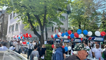 MASOVNA PODRŠKA LISTI SNS Građani podržali razvoj i prosperitet Srbije