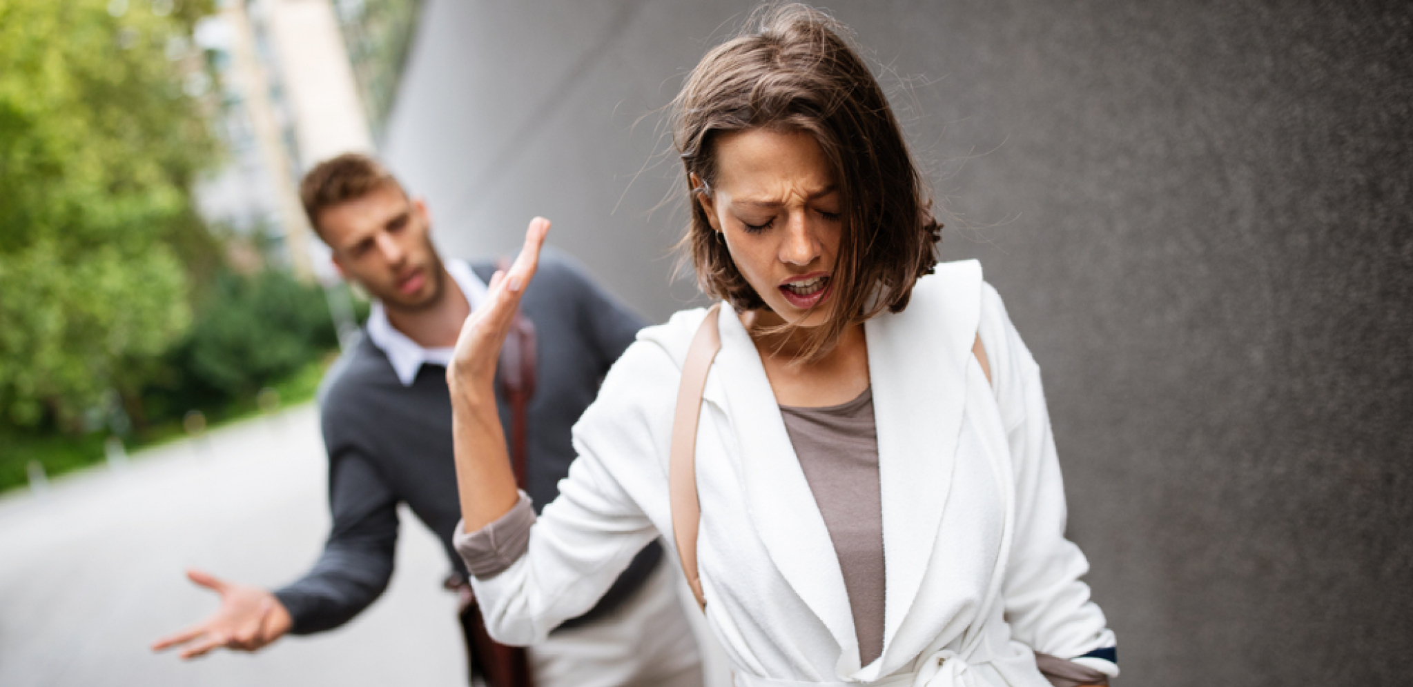 OBRATITE PAŽNJU Ako vaš partner ovo radi, veza će vam se RASPASTI