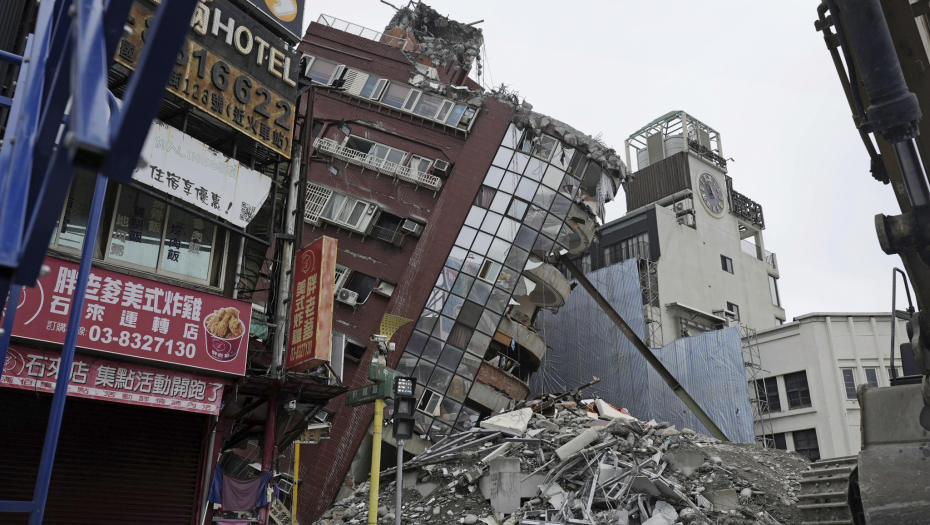 IMA MRTVIH! Katastrofalan zemljotres pogodio Tajvan (FOTO)