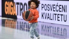 "SINE, GDE JE C**AN?" Lesorova supruga ISPROZIVALA Zvezdu i izazvala KATAKLIZMU na društvenim mrežama (VIDEO)