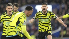 TRI LAKA KOMADA Arsenal na čelu Premijer lige