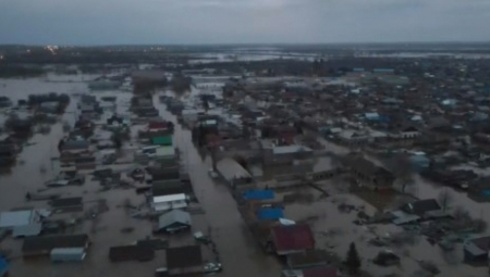 RUSIJI PRETI KATASTROFA, SITUACIJA JE KRITIČNA! Broje se mrtvi zbog poplave, evakuisano preko 4.000 ljudi (VIDEO)