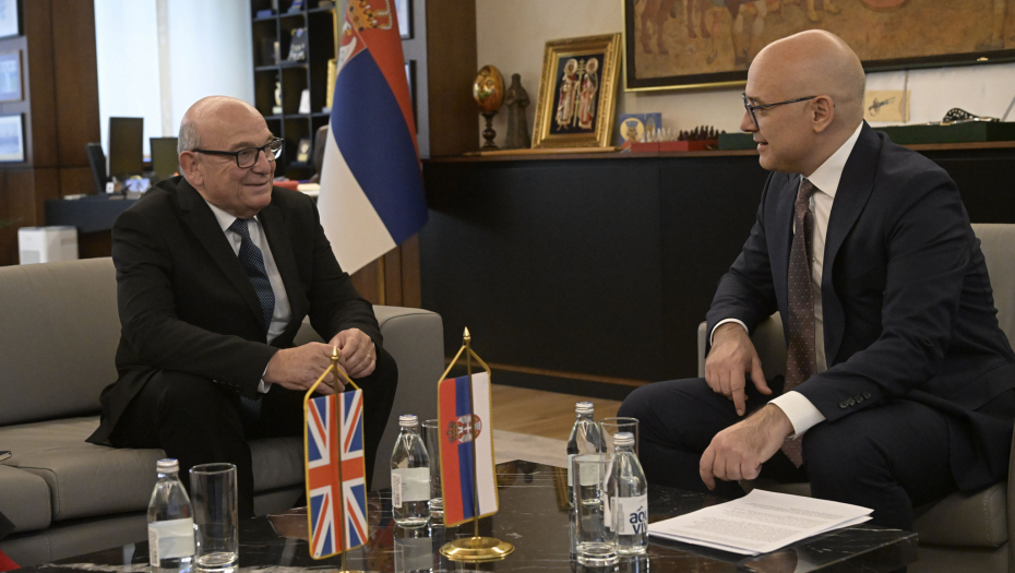 VUČEVIĆ SA PIČOM: Posvećenost očuvanju mira i stabilnosti u regionu (FOTO)