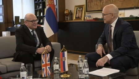 VUČEVIĆ SA PIČOM: Posvećenost očuvanju mira i stabilnosti u regionu (FOTO)