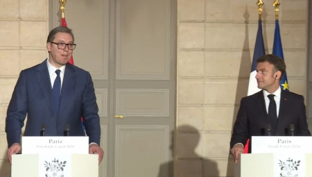 VUČIĆ SE OGLASIO NA INSTAGRAMU Zahvalio se Makronu, samo mu je OVO kratko poručio