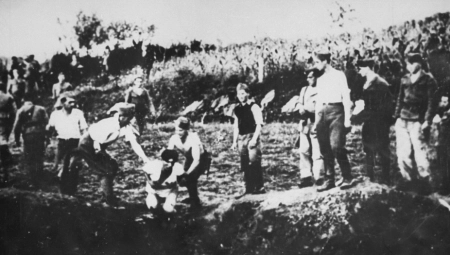 KREČOM SU POLIVALI LEŠEVE SRBA Ustaše su klale i streljale i žene i decu, u krečane su vodili cele porodice